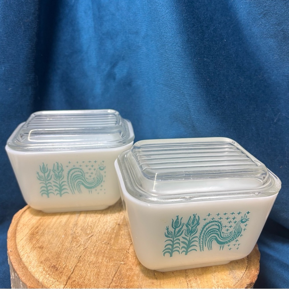 Vintage Pyrex “Amish Butter Print” small Glass Refrigerator Containers w/ lids